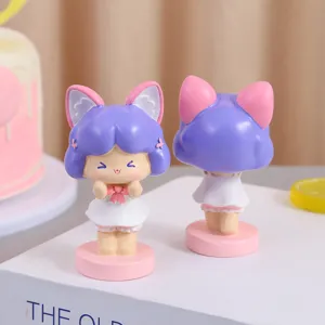 Vista frontal y trasera de una linda figura de resina de niña con cabello púrpura y orejas