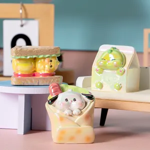 Lindas figuras en miniatura de cerámica de caja ciega