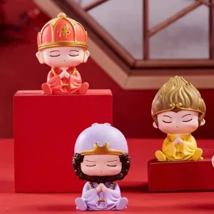 Nahaufnahme von niedlichen Chibi Die Reise nach Westen Harzfiguren als Deko.