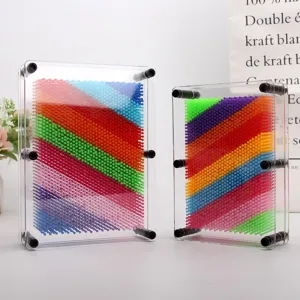 Giocattolo di scultura 3D pin art arcobaleno disponibile in due dimensioni per bambini