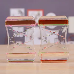 Vue détaillée du barboteur de mouvement liquide bicolore avec toboggan