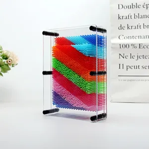 Giocattolo artistico 3D creativo con spilli arcobaleno in una cornice trasparente