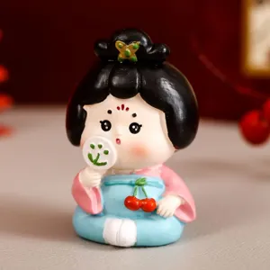 Détail d'une figurine en résine de dame de la dynastie Tang pour déco maison
