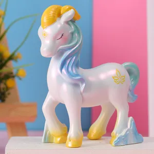 Mythische Tierfigur mit Perlglanz-Finish und gelben Akzenten Detailansicht