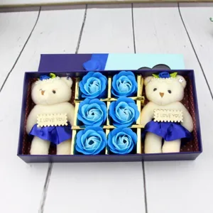 Coffret cadeau romantique avec roses en savon bleues et deux ours en peluche I LOVE YOU.