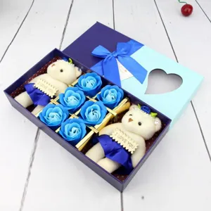 Coffret cadeau roses de savon bleu avec deux oursons et ruban élégant pour offrir