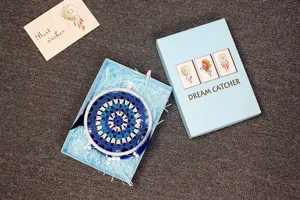 Ensemble de coffret cadeau attrape-rêves bleu avec pendentif tissé pour meilleure amie.