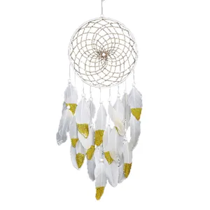 Weisser Traumfaenger Wandbehang mit Glaenzenden Federn, perfekte Boho Deko fuer Haus und Buero.