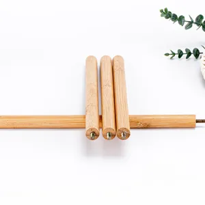 Accessoire de tige en bois avec vis en métal pour carillon éolien attrape-rêves DIY.