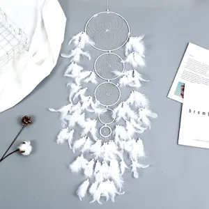 Attrape-rêves mural blanc fait main avec plumes pour décoration de chambre de mariage