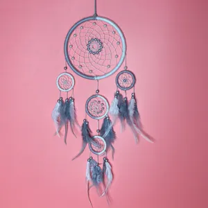 Acchiappasogni da parete creativo a cinque cerchi, decorazione in piume per camera da letto.