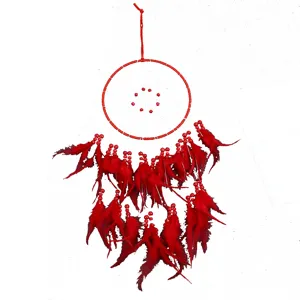 Attrape-rêves rouge style indien avec plumes, décoration murale suspendue et cadeau créatif.
