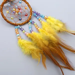 Atrapasuenos artesanal con plumas de colores adorno colgante para coche y dormitorio