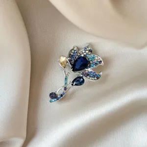 Exquisite blue crystal flower brooch alloy rhinestone fashion retro women garment pin jewelry