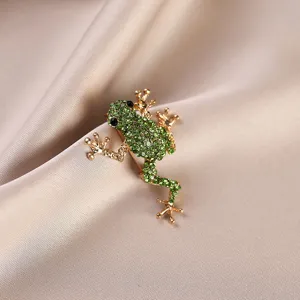 Exquisite green rhinestone frog brooch pin, elegant gold tone metal animal fashion jewelry