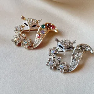 Fashion Zinc Alloy Rhinestone Fox Brooch Pin Cute Animal Floral Pin For Costume Banquet Party Women Jewelry Dress Accessories