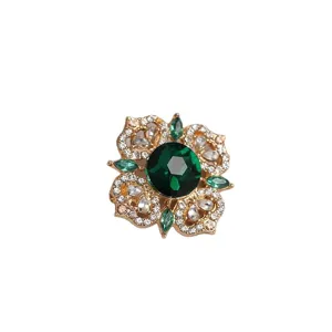 Vintage emerald crystal flower brooch for women elegant rhinestone lapel pin decor