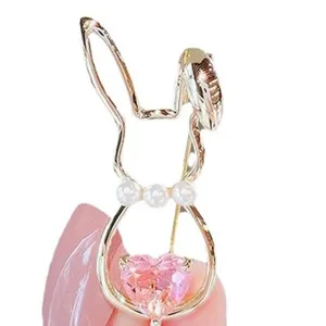 Elegant rabbit-shaped brooch with pink heart crystal and pearls for suit jackets