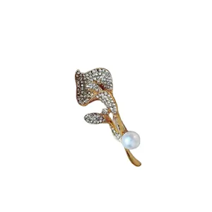 Elegant rhinestone bouquet brooch with pearl, exquisite pin for suit, chic fashion accessories.