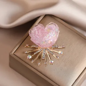 Exquisite pink crystal floral brooch, elegant rhinestone collar pin for women clothing decor