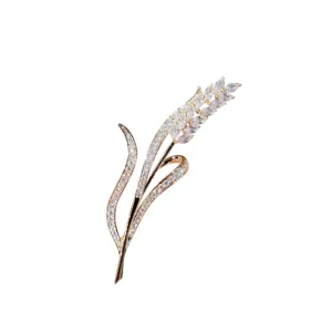 Elegant wheat brooch for women, sparkling rhinestone crystal pin, luxury fashion jewelry gifts.