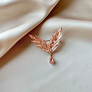 Crystal Angel Wing Brooch Elegant Peach Rhinestone Teardrop Pendant Suit Corsage Pin jewelry