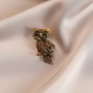 Vintage crystal owl brooch pin, elegant rhinestone animal lapel pin for women blazer and scarf.
