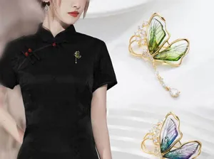 Elegant translucent butterfly tassel brooch, vintage Chinese style outfit jewelry accessory for women.