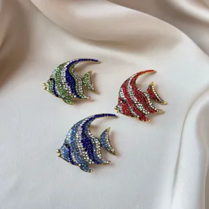 Fashion Alloy Rhinestone Little Fish Brooch Elegant Animal Scarf Buckle Pin Fashion Jewelry Gift For Women