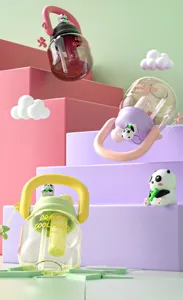 Bonita botella de agua grande con pajita y mango mas un tierno panda para estudiantes y verano.