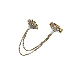 Vintage gouden waaiervormige kraagspeld met dubbele kettingen en strass-parels