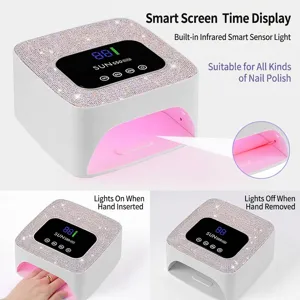 Dettaglio della lampada per unghie LED SUN S50 con strass e sensore