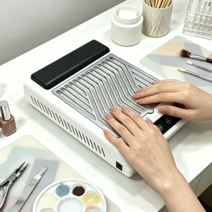 Primo piano di un aspiratore per unghie da 100W con velocità regolabile e filtro