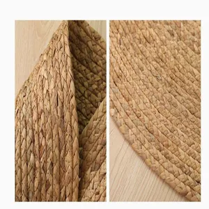 Detailansicht der handgeflochtenen runden Wasserhyazinthe Matte, rustikaler Teppich.