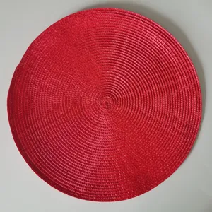 Tovaglietta rotonda in tessuto PP rosso per tavolo da pranzo, lavabile resistente al calore e all'olio.