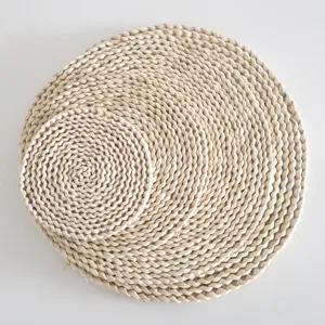 Round braided corn husk placemat set, natural woven heat resistant table mat for kitchen.
