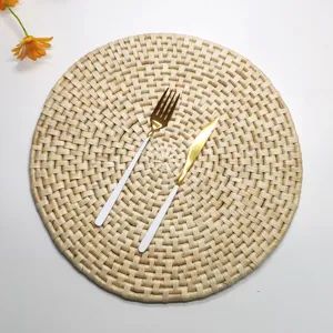 Set de Table Pastoral Tissé à la Main en Feuille de Maïs Rond Épaissi Résistant à la Chaleur pour Table à Manger Maison