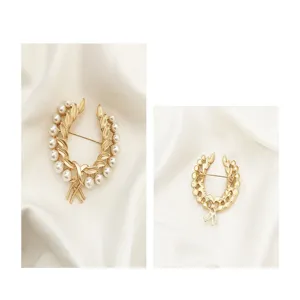 Detailansicht der Vintage Gold Perle Weizenähre Brosche Pin, elegante Kleidung Zubehör.