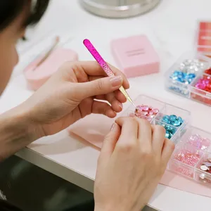 Hochpräzise Pinzette mit rosa Farbverlauf zum Aufheben von Strasssteinen für Nagelkunst