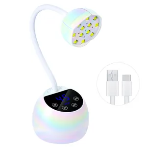 Vista dettagliata della lampada per unghie LED UV bianca con collo flessibile e cavo USB