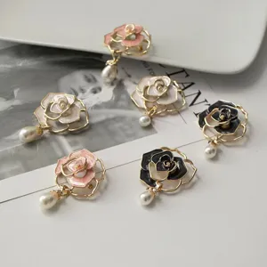 Elegant Camellia Flower Brooch Alloy Artificial Pearl Pin Luxury Fashion Suit Coat Accessories Women Jewelry