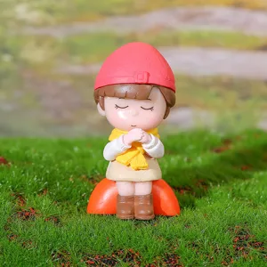 Simpatica statuina di ragazza dei cartoni per decorazione paesaggistica
