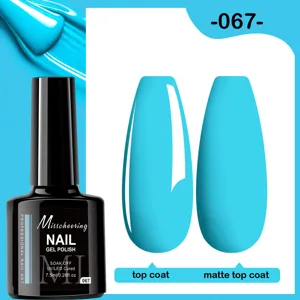 Vernis à ongles gel bleu cyan teinte 067 montrant des effets de finition brillants et mats