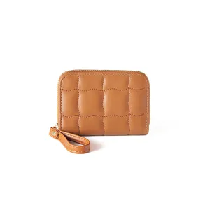 Eleganter brauner Akkordeon-Kartenhalter für Damen mit Wellennähten und Reißverschluss