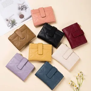 Schlankes gestepptes Damen-Portemonnaie mit Kartenfächern und Reißverschluss in bunten Farben