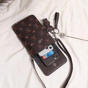 Petit sac à bandoulière pour téléphone motif ours marron avec rabat