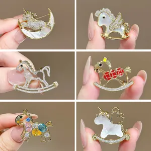 Fashion Alloy Rhinestone Horse Brooch Pin Minimalist Crystal Animal Corsage Elegant Jewelry Gift For Women