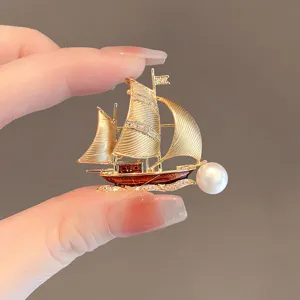 Exquisite Sailboat Brooch Zinc Alloy Rhinestone Pearl Gold Lapel Pin Suit Badge Fashion Jewelry Gift For Men Women