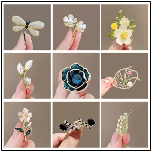 Elegant Alloy Rhinestone Floral Animal Brooch For Women Enamel Artificial Pearl Pin For Wedding Banquet Accessory Jewelry Gift