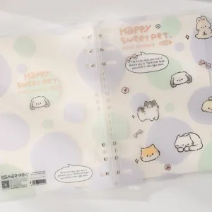 Cahier à anneaux transparent A5 avec de jolies illustrations de chats et pages lignées.